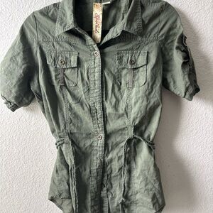 Green Button-Up Shirt with Pocket Style Casual Khaki Button Modern Size L Large